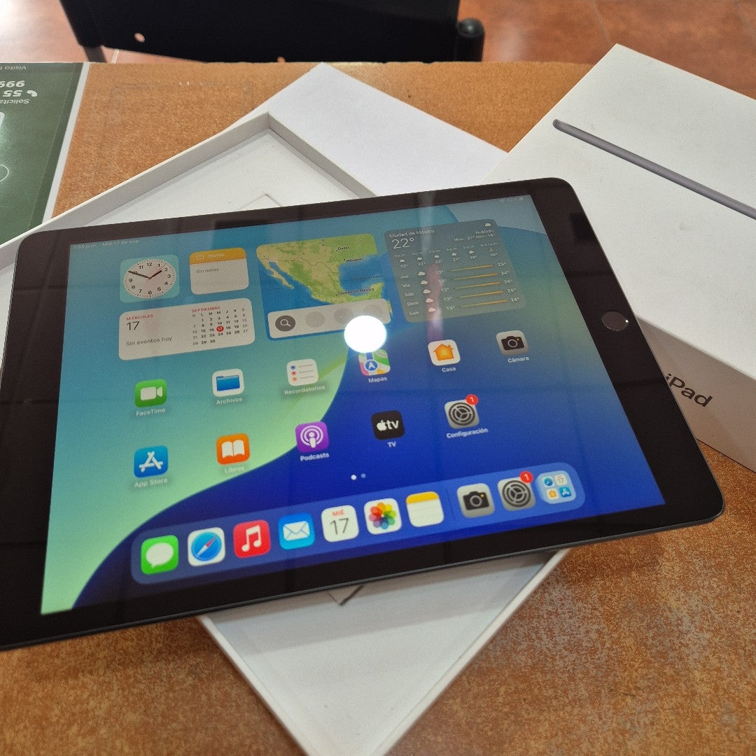 TABLETA APPLE IPAD 9 A2602 256 GB 3 GB RAM (SEMINUEVO)
