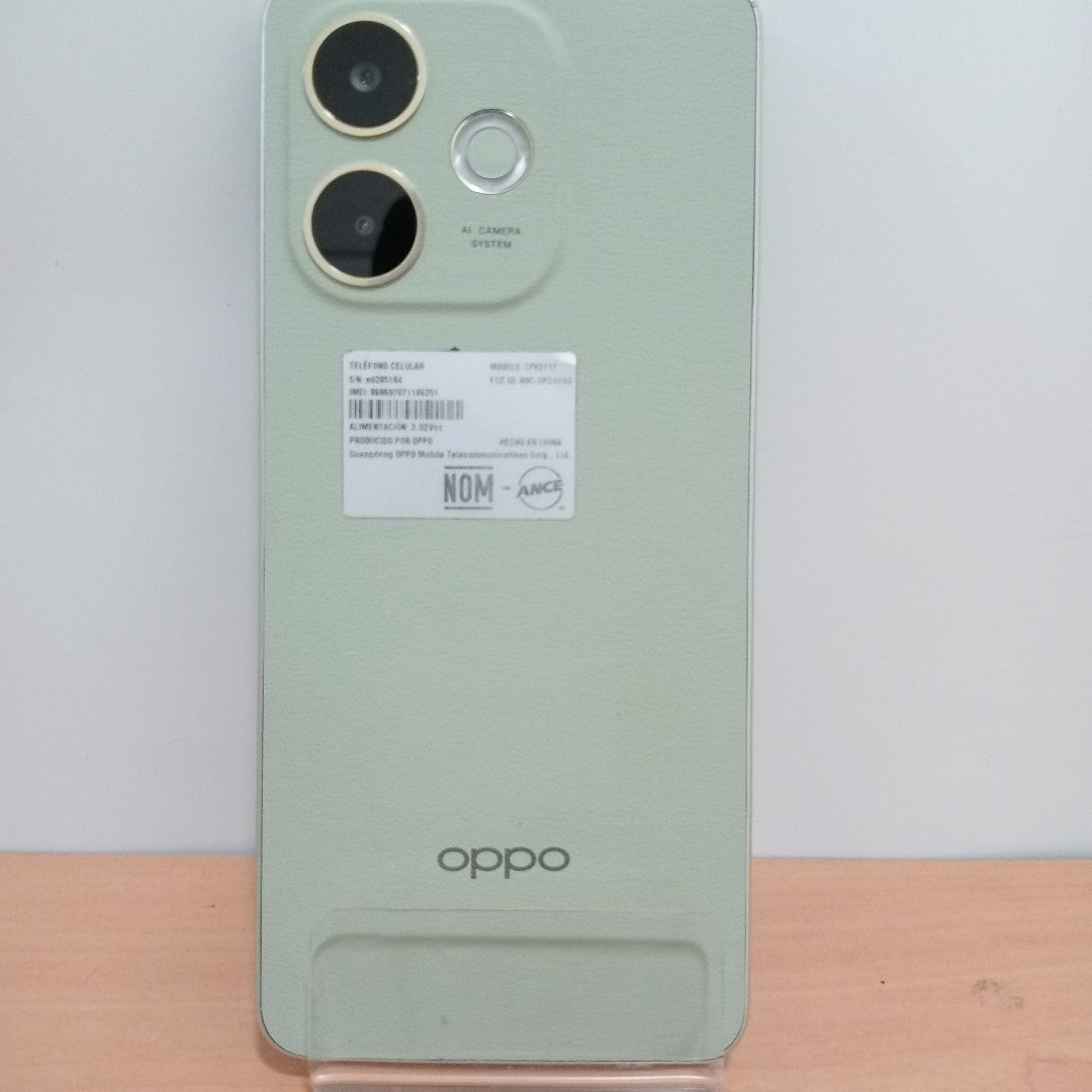 CELULAR OPPO  A5 PRO CPH2711 (2025) 256 GB 8 GB RAM (SEMINUEVO)