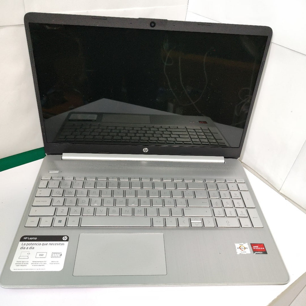 LAPTOP HP 15-EF1501LA (2022) 256 GB SSD 8 GB RAM (SEMINUEVO)