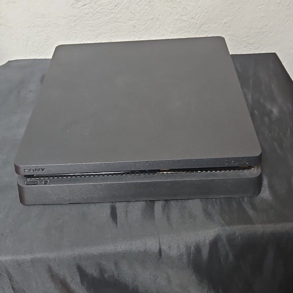 CONSOLA DE VIDEOJUEGO SONY PS4 SLIM 1 TB (SEMINUEVO)