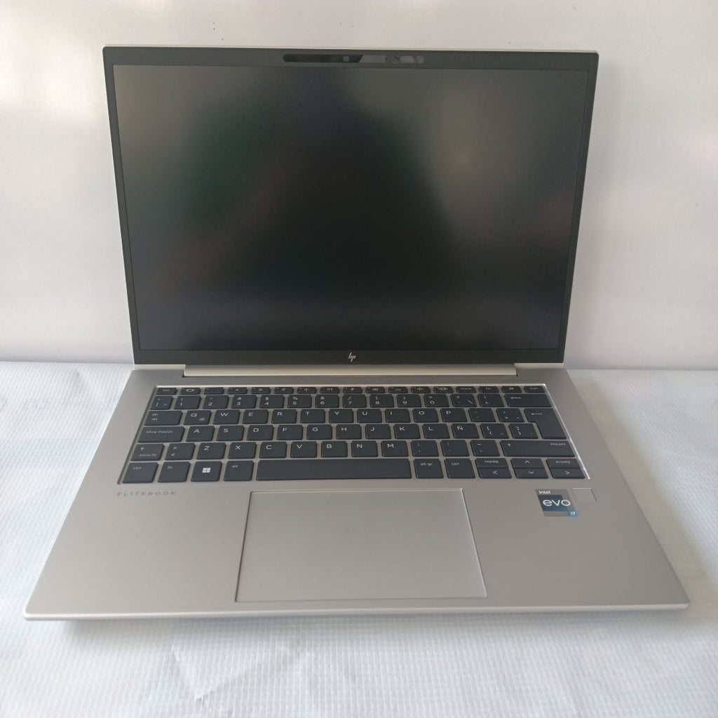 LAPTOP HP ELITEBOOK 840 G9 (2024) 256 GB SSD 16 GB RAM (SEMINUEVO)