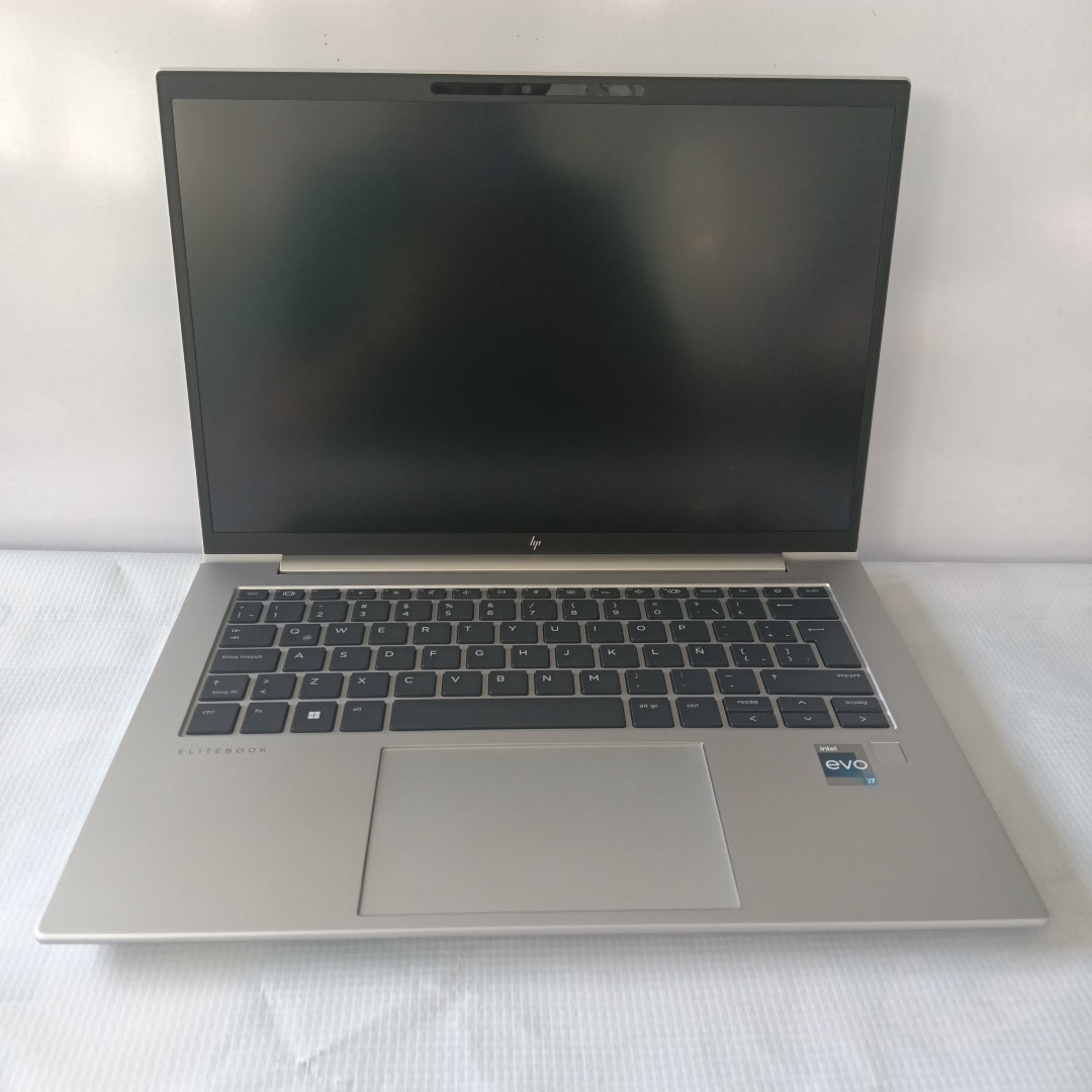 LAPTOP HP ELITEBOOK 840 G9 (2024) 256 GB SSD 16 GB RAM (SEMINUEVO)