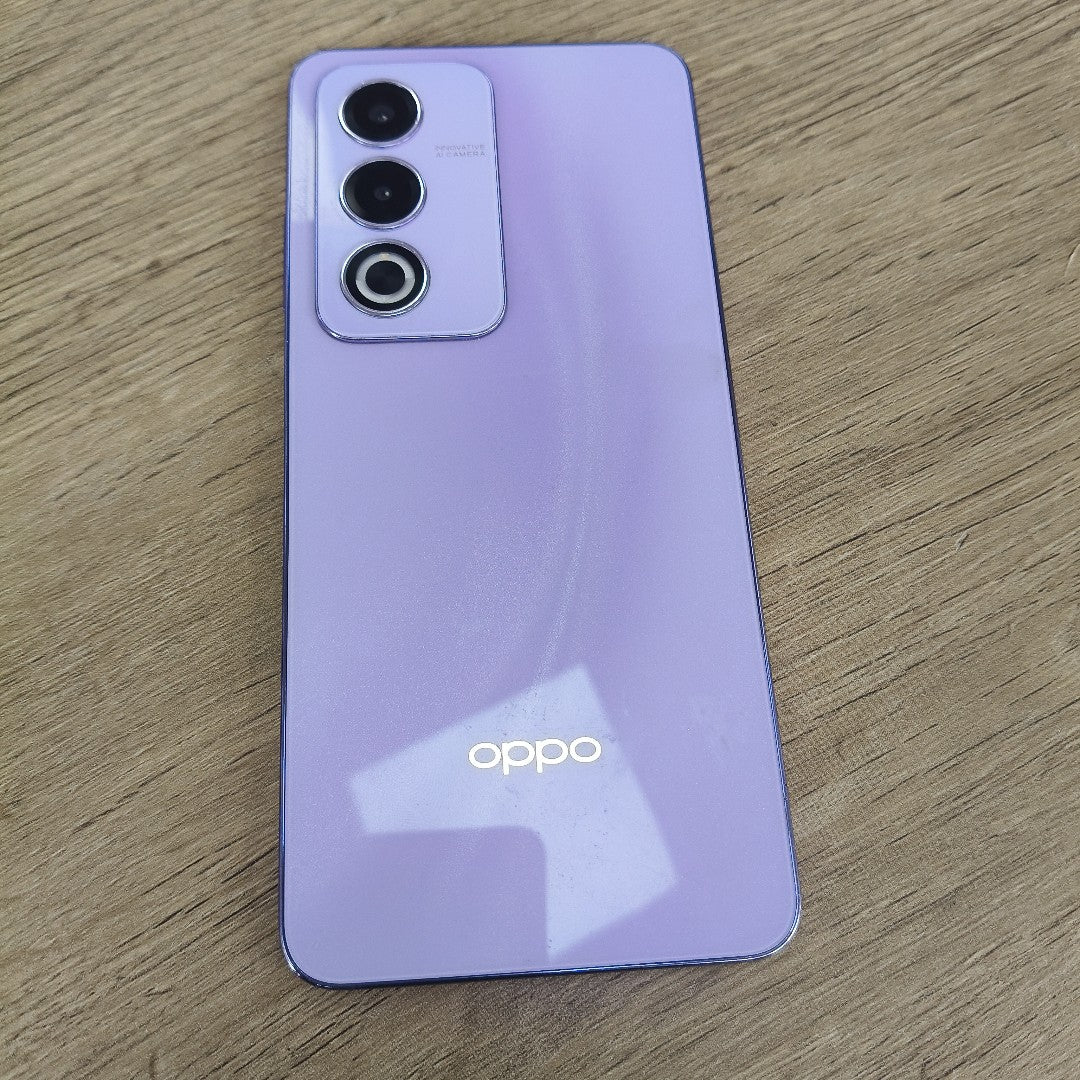 CELULAR OPPO  A80 5G CPH2639 (2024) 256 GB 8 GB RAM (SEMINUEVO)