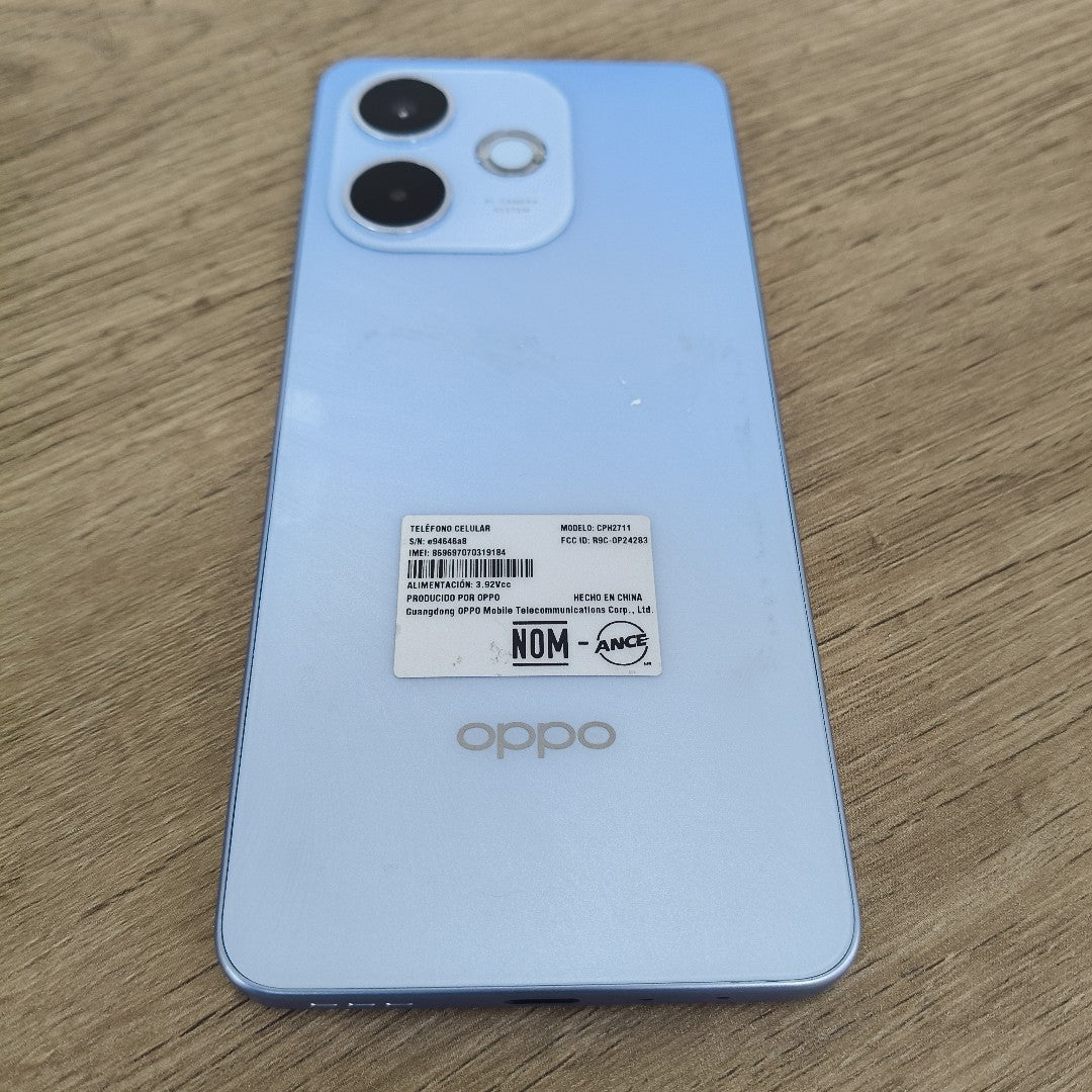 CELULAR OPPO  A5 PRO CPH2711 (2025) 256 GB 8 GB RAM (SEMINUEVO)