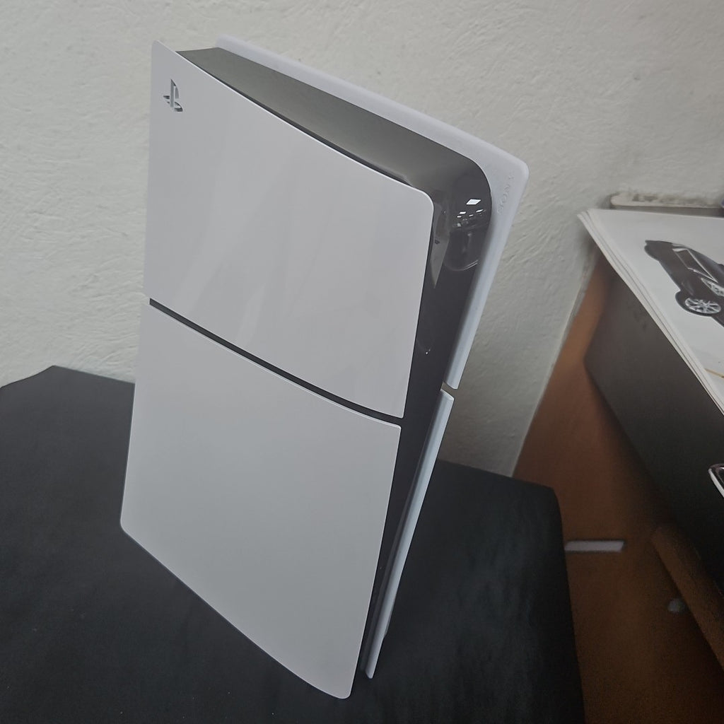 CONSOLA DE VIDEOJUEGO SONY PS5 825 SSD (SEMINUEVO)