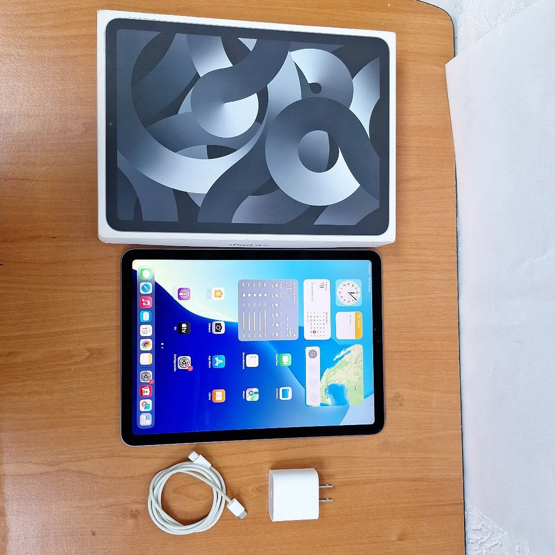 TABLETA APPLE IPAD AIR 5 A2588 256 GB 8 GB RAM (SEMINUEVO)