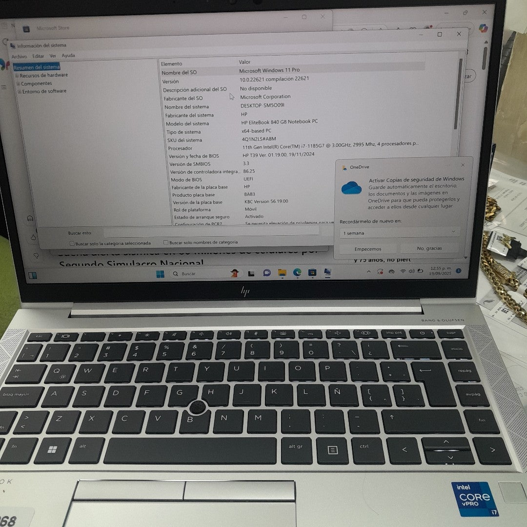 LAPTOP HP ELITEBOOK 840 G8 (2023) 256 GB SSD 16 GB RAM (SEMINUEVO)
