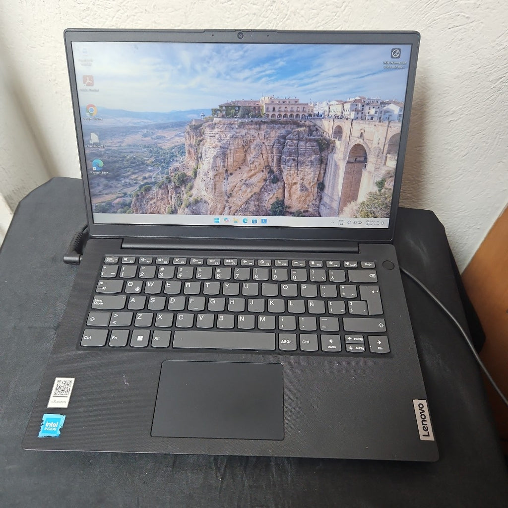 LAPTOP LENOVO V14 G2 IJL (2023) 256 GB SSD 4 GB RAM (SEMINUEVO)