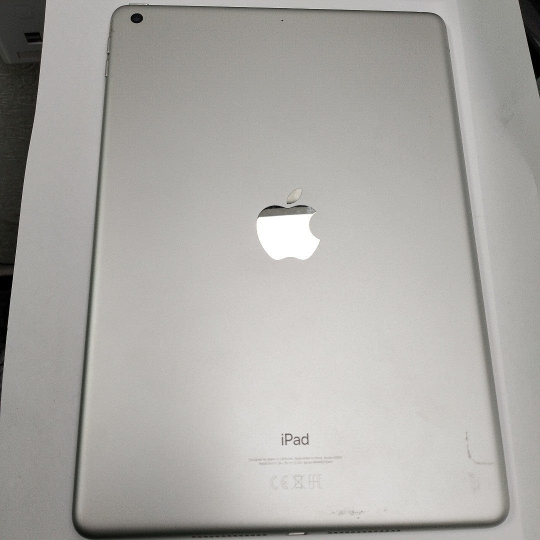 TABLETA APPLE IPAD 9 A2602 64 GB 3 GB RAM (SEMINUEVO)