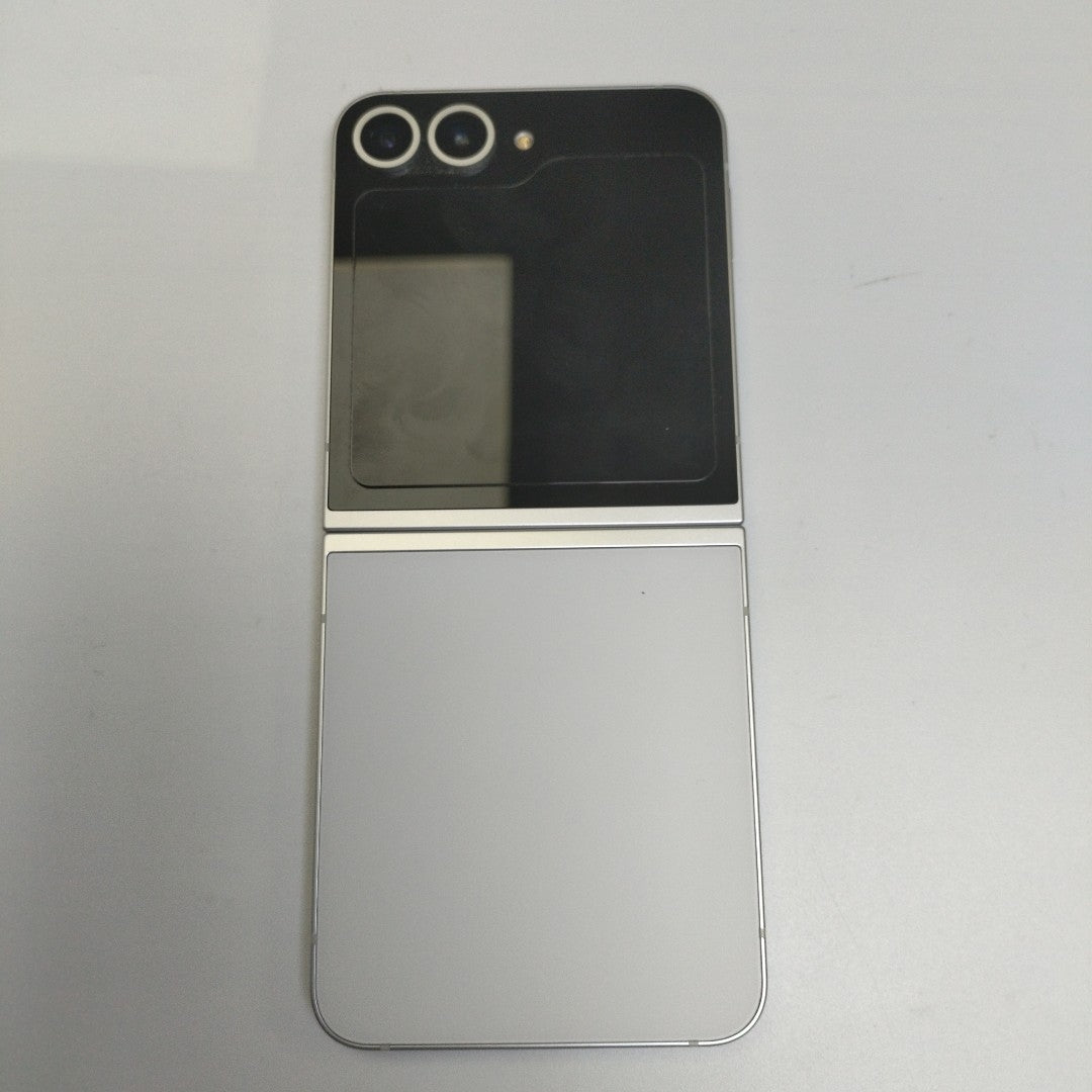 CELULAR SAMSUNG GALAXY Z FLIP6 SM-F741B (2024) 512 GB 12 GB RAM (SEMINUEVO)