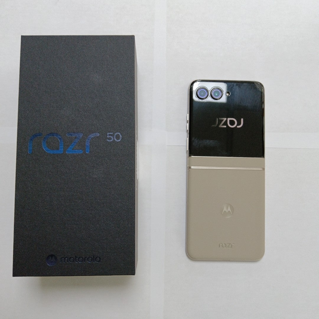 CELULAR MOTOROLA RAZR 50 5G XT2453-1 512 GB 12 GB RAM (SEMINUEVO)