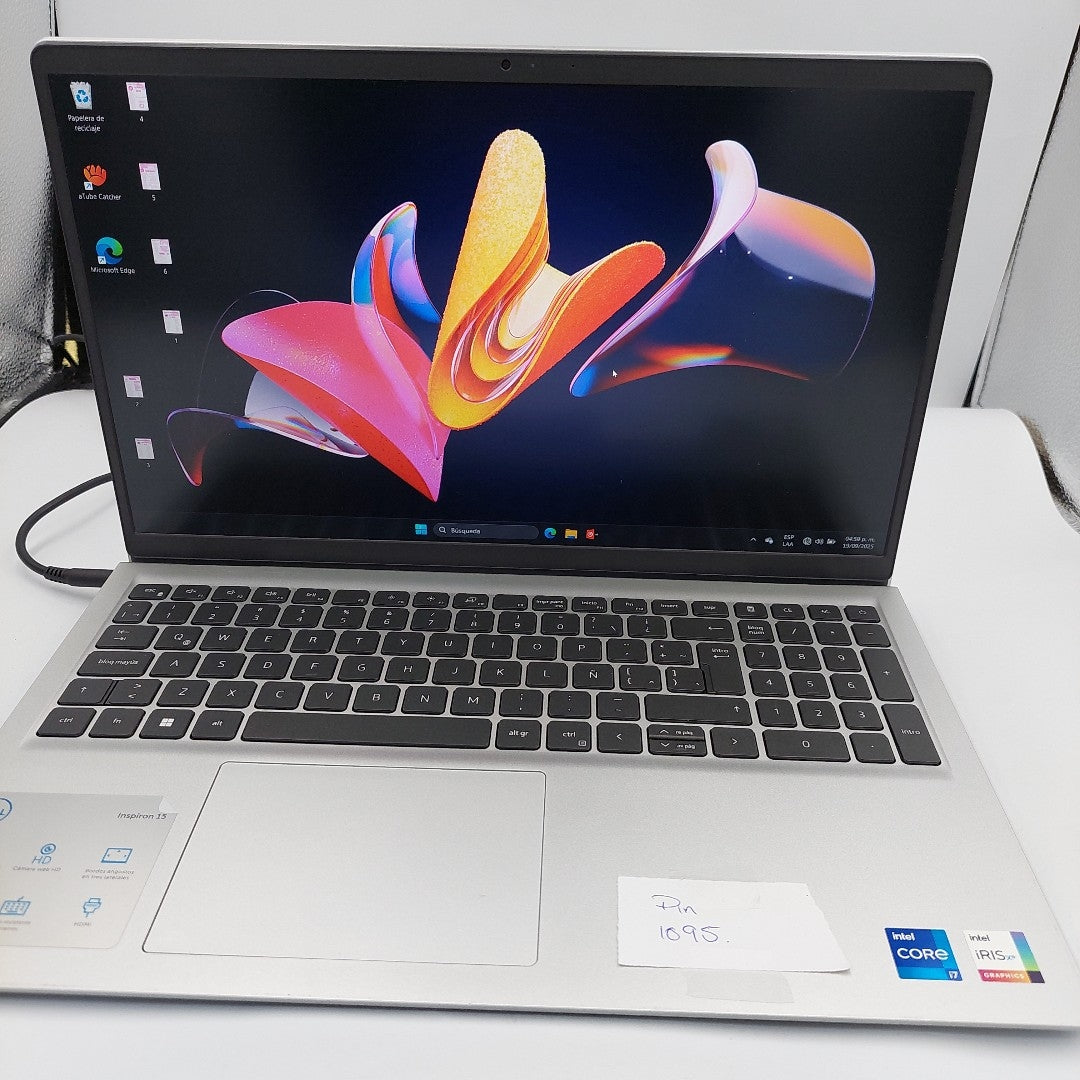 LAPTOP DELL INSPIRON 15 3520 (2024) 1 TB SSD 16 GB RAM (SEMINUEVO)