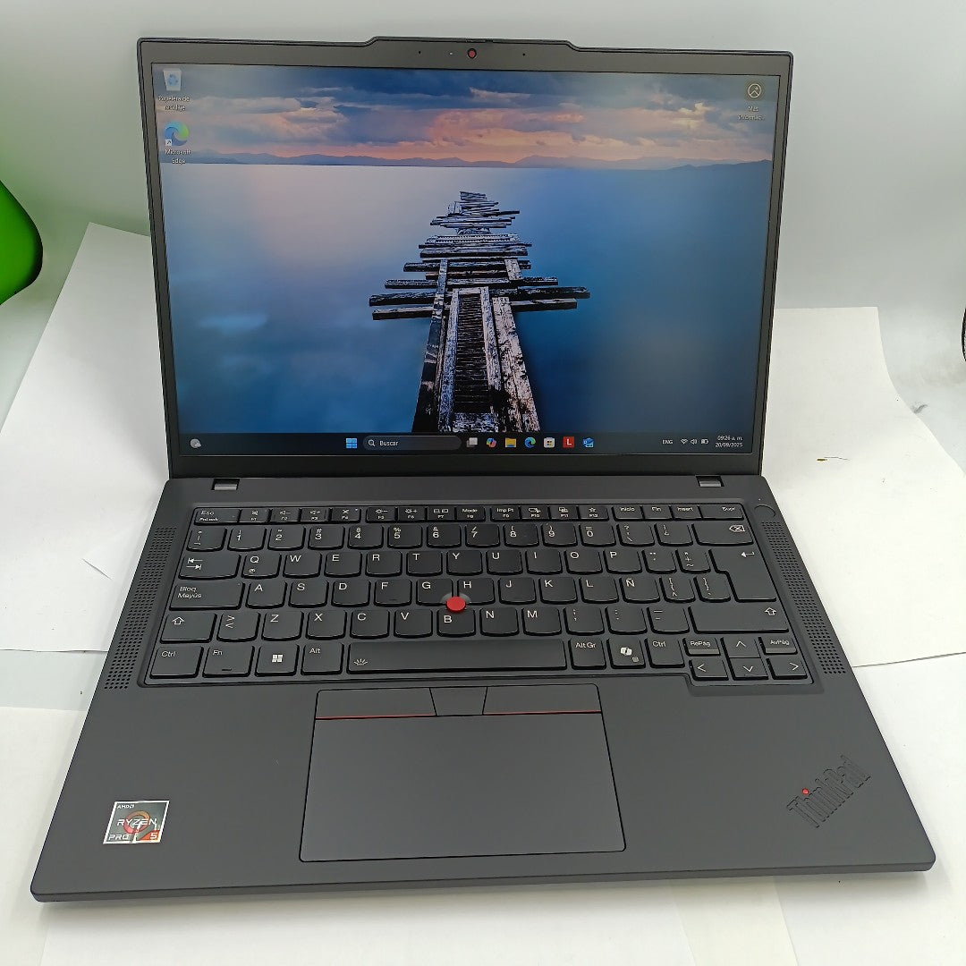 LAPTOP LENOVO THINKPAD T14  GEN 5 (2025) 256 GB SSD 16 GB RAM (SEMINUEVO)