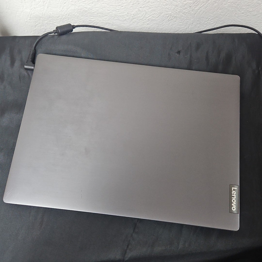 LAPTOP LENOVO V14-IGL (2021) 128 GB SSD 4 GB RAM (SEMINUEVO)