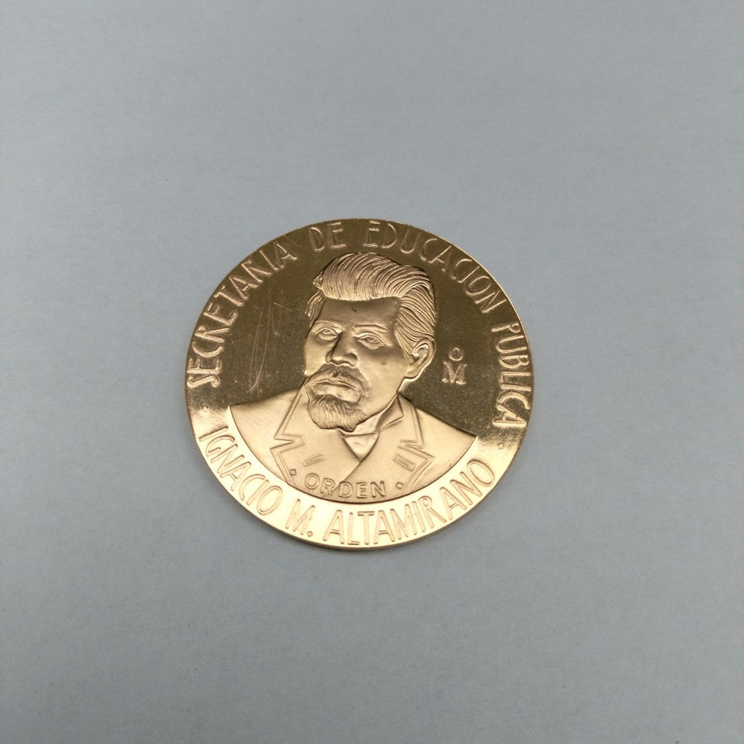 MEDALLA CONMEMORATIVA ORO 21 K 42,00 GRMS (SEMINUEVO)