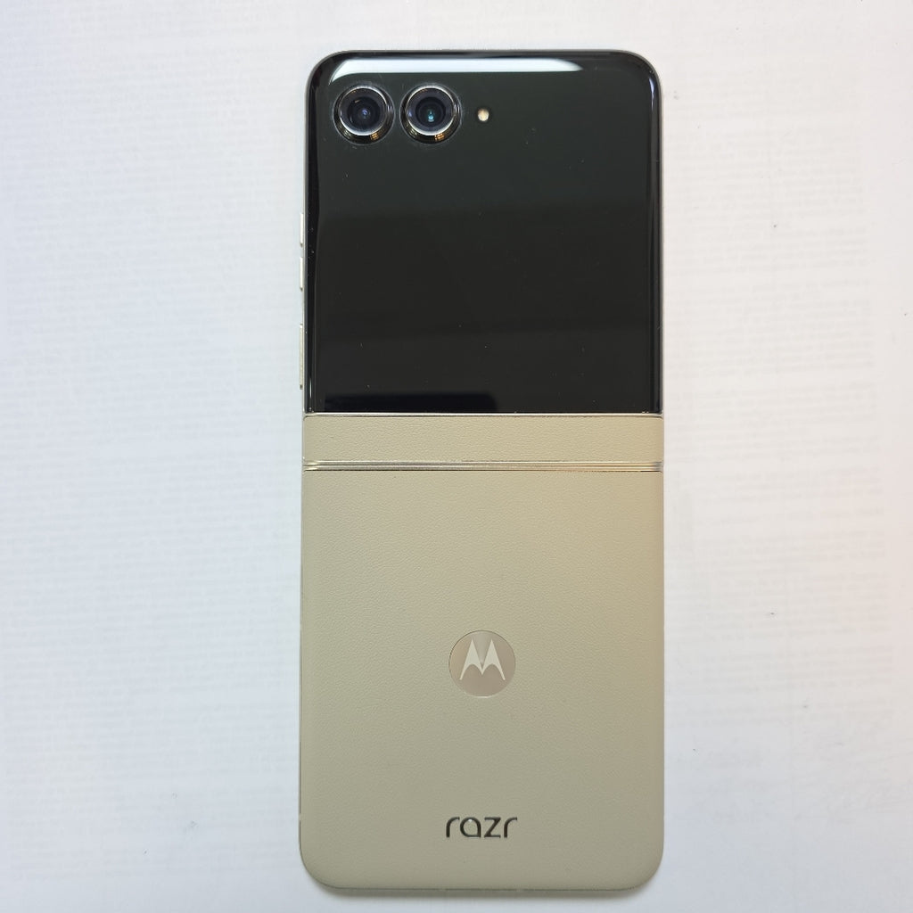 CELULAR MOTOROLA RAZR 50 5G XT2453-1 512 GB 12 GB RAM (SEMINUEVO)