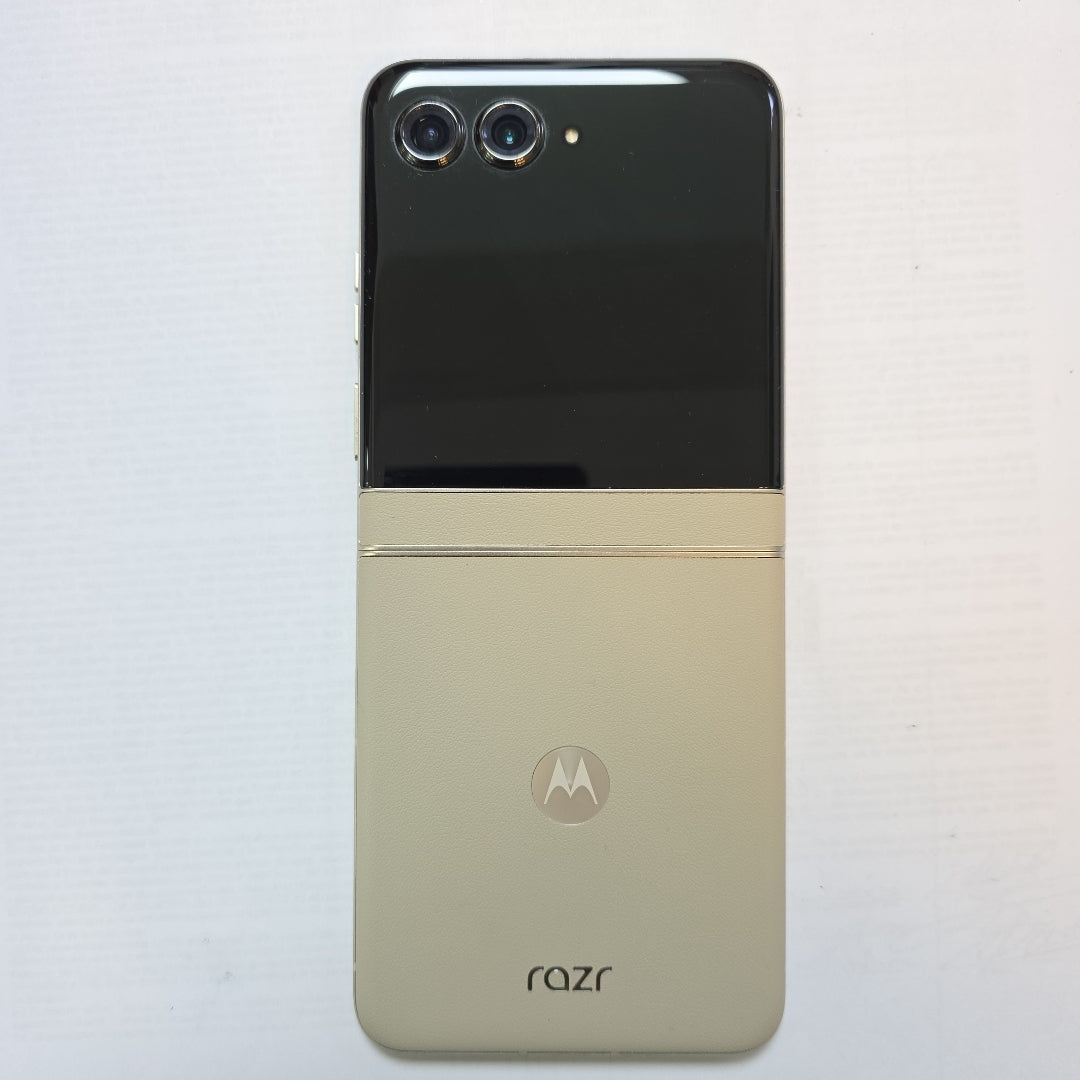 CELULAR MOTOROLA RAZR 50 5G XT2453-1 512 GB 12 GB RAM (SEMINUEVO)
