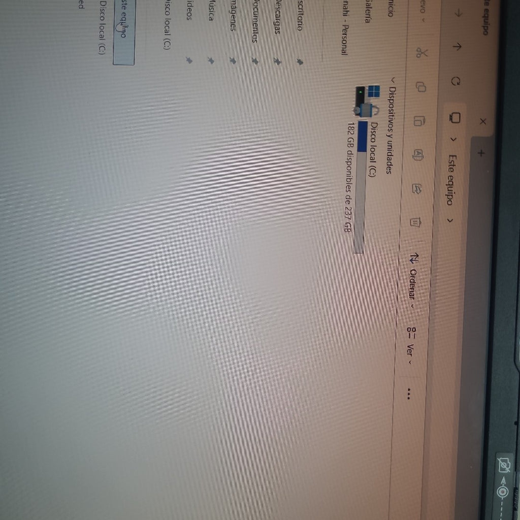LAPTOP LENOVO IDEAPAD SLIM 3 15IAN8 (2023) 256 GB SSD 8 GB RAM (SEMINUEVO)