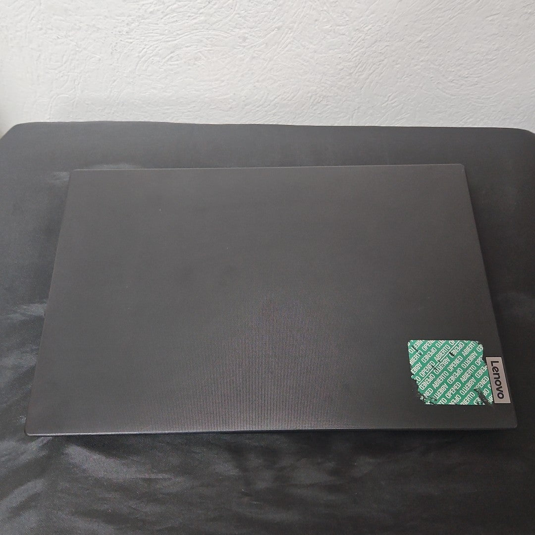 LAPTOP LENOVO V14 G2 IJL (2023) 256 GB SSD 4 GB RAM (SEMINUEVO)