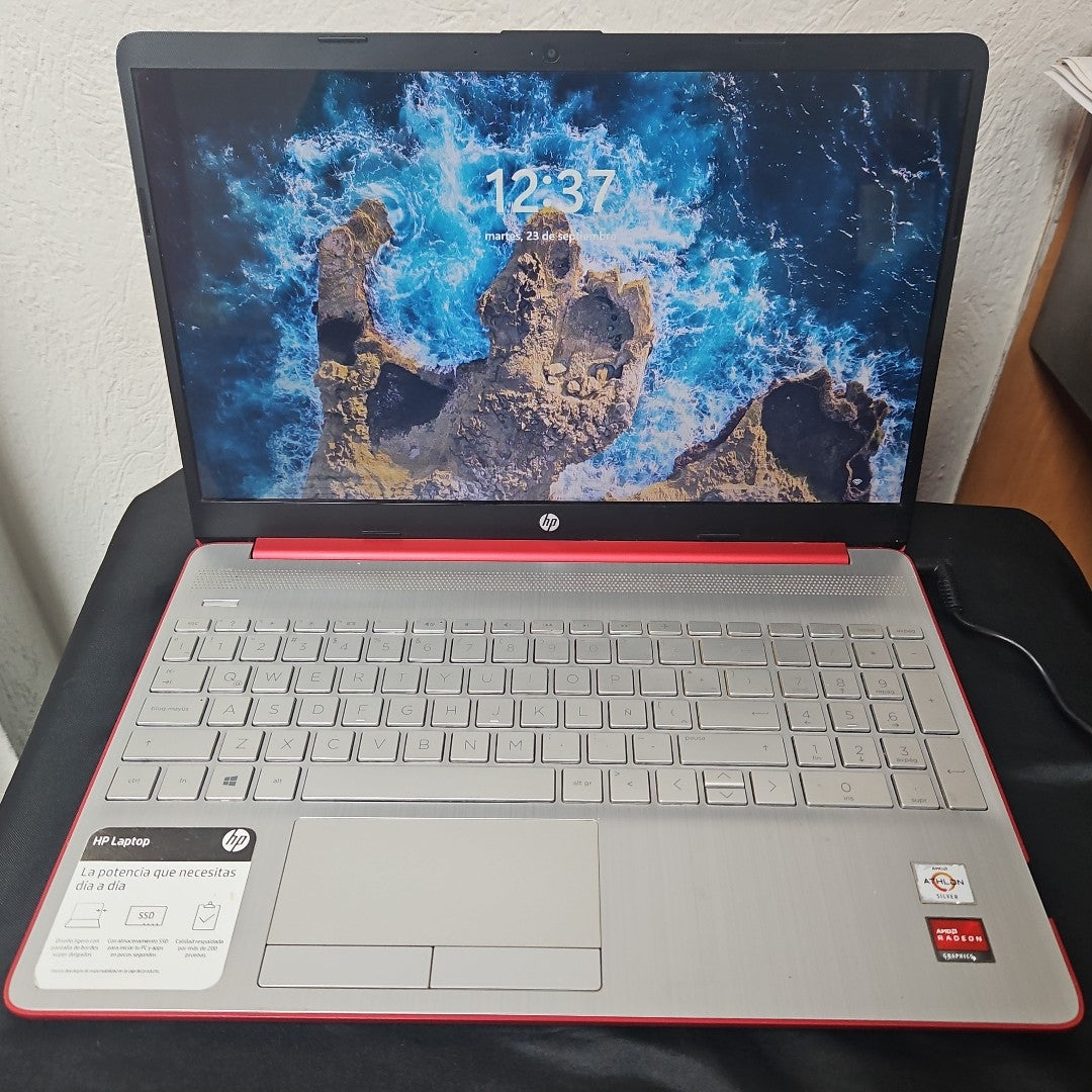 LAPTOP HP 15-GW0031LA (2021) 512 GB SSD 8 GB RAM (SEMINUEVO)