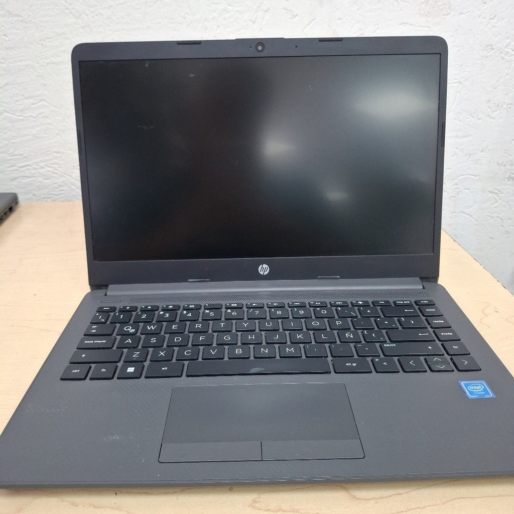 LAPTOP HP 240 G8 (2021) 500 GB  4 GB RAM (SEMINUEVO)
