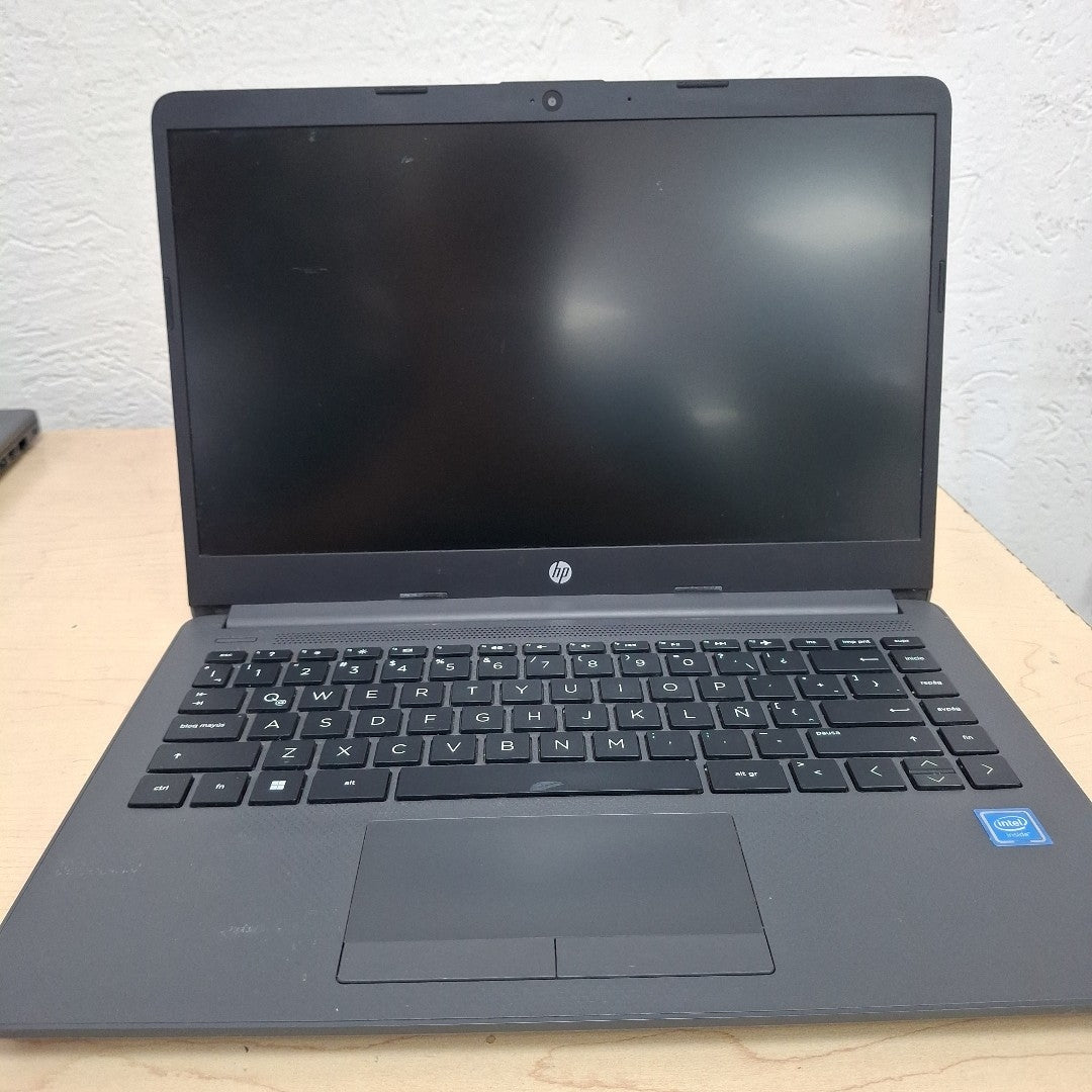 LAPTOP HP 240 G8 (2021) 500 GB  4 GB RAM (SEMINUEVO)