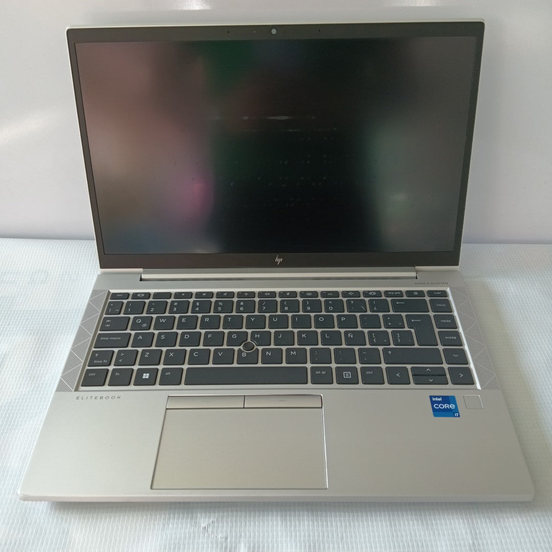 LAPTOP HP ELITEBOOK 840 G8 (2023) 256 GB SSD 16 GB RAM (SEMINUEVO)