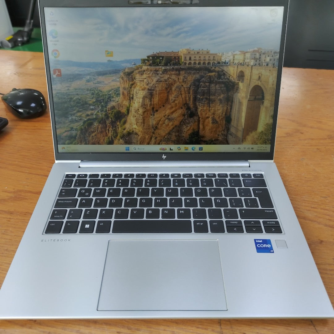 LAPTOP HP ELITEBOOK 840 G9 (2024) 512 GB SSD 32 GB RAM (SEMINUEVO)