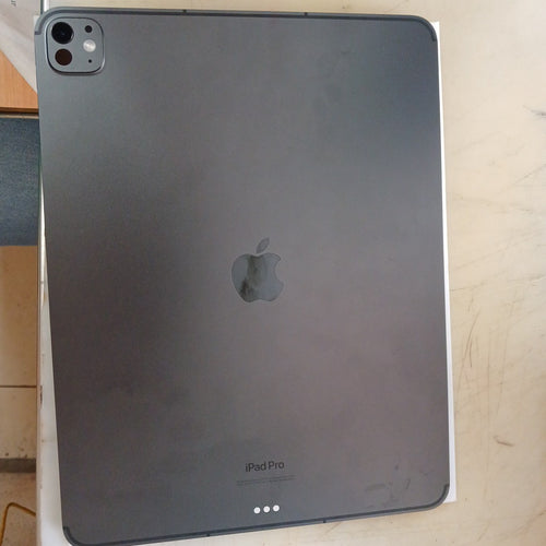 TABLETA APPLE IPAD PRO 13" A2926 (2024) 256 GB 8 GB RAM (SEMINUEVO)