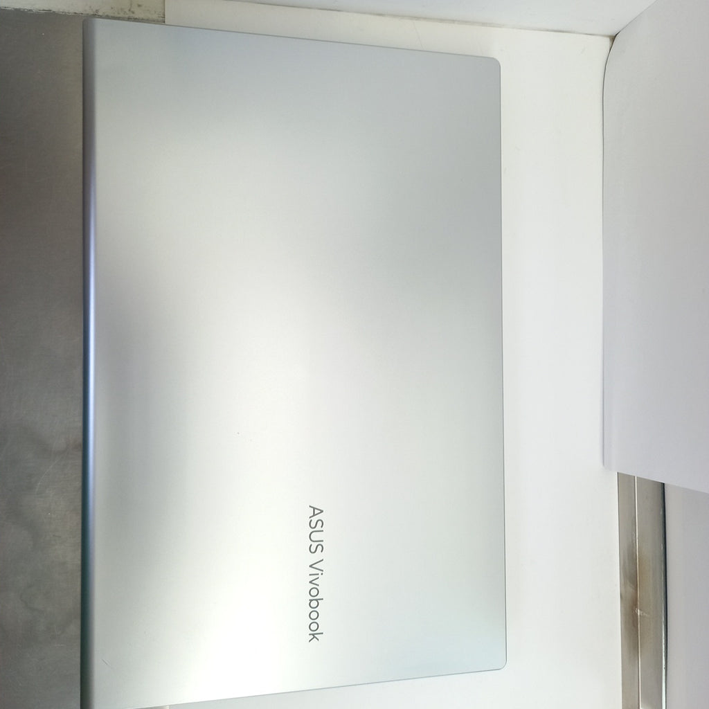 LAPTOP ASUS X1500EA-BR3952W(2023) 1 TB + 128 GB SSD 8 GB RAM (SEMINUEVO)