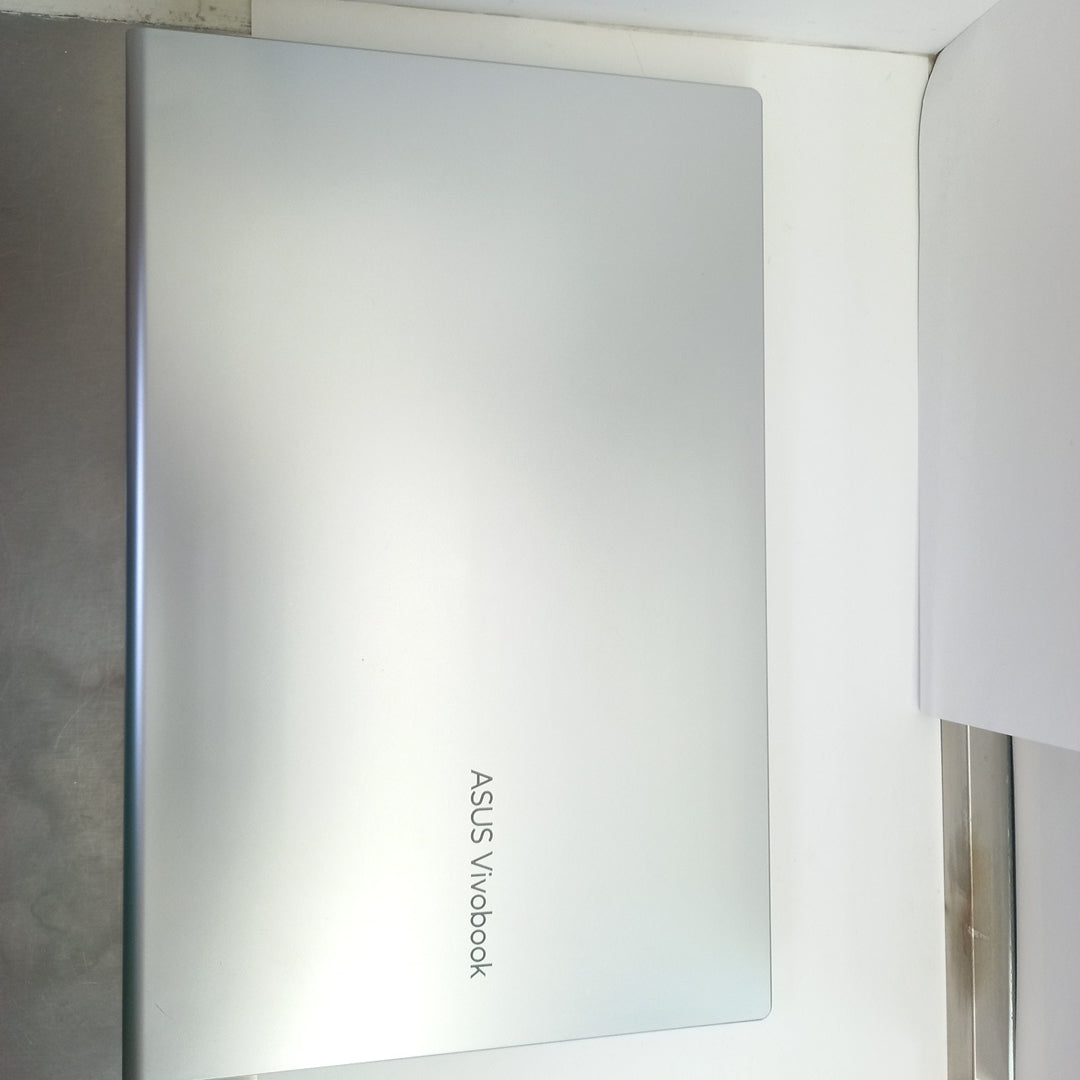 LAPTOP ASUS X1500EA-BR3952W(2023) 1 TB + 128 GB SSD 8 GB RAM (SEMINUEVO)