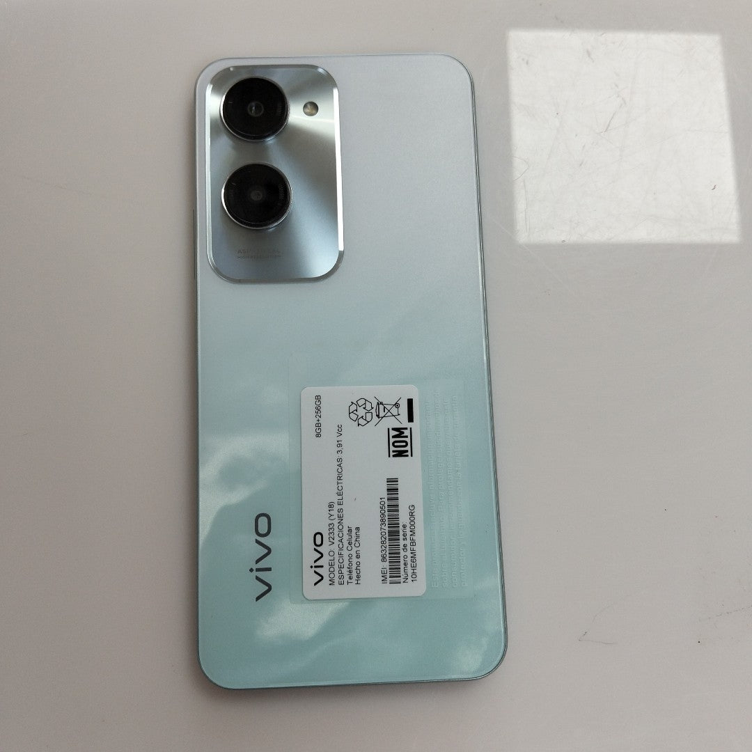 CELULAR VIVO Y18 V2333 256 GB 8 GB RAM (SEMINUEVO)