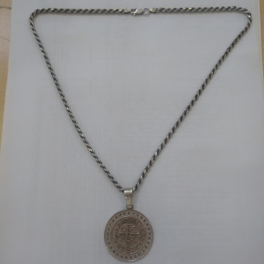CADENA, MEDALLA RELIGIOSA. PLATA. 40.6 GRMS (SEMINUEVO)