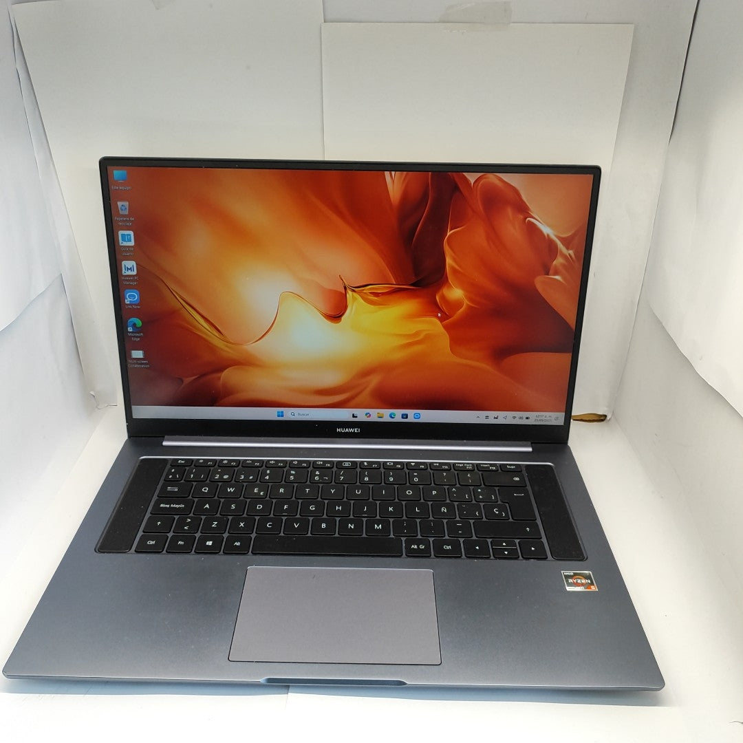 LAPTOP HUAWEI MATEBOOK D16 HVY-WAP9 (2022) 512 GB SSD 16 GB RAM (SEMINUEVO)