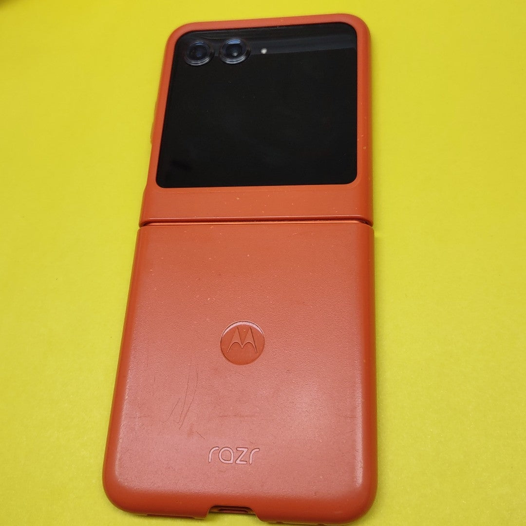 CELULAR MOTOROLA RAZR 50 5G XT2453-1 512 GB 12 GB RAM (SEMINUEVO)