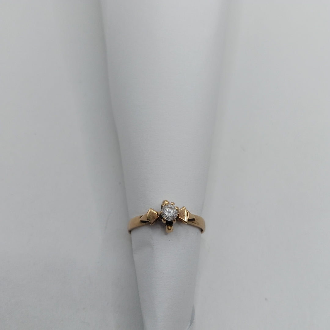 SOLITARIO. ORO. 10 K 2.2 GRMS (SEMINUEVO)