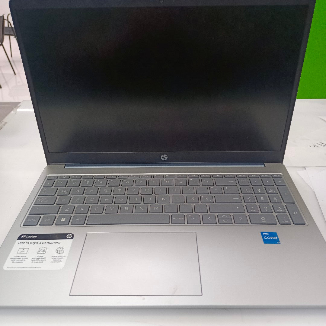 LAPTOP HP 15-FD0026LA (2024) 512 GB SSD 8 GB RAM (SEMINUEVO)