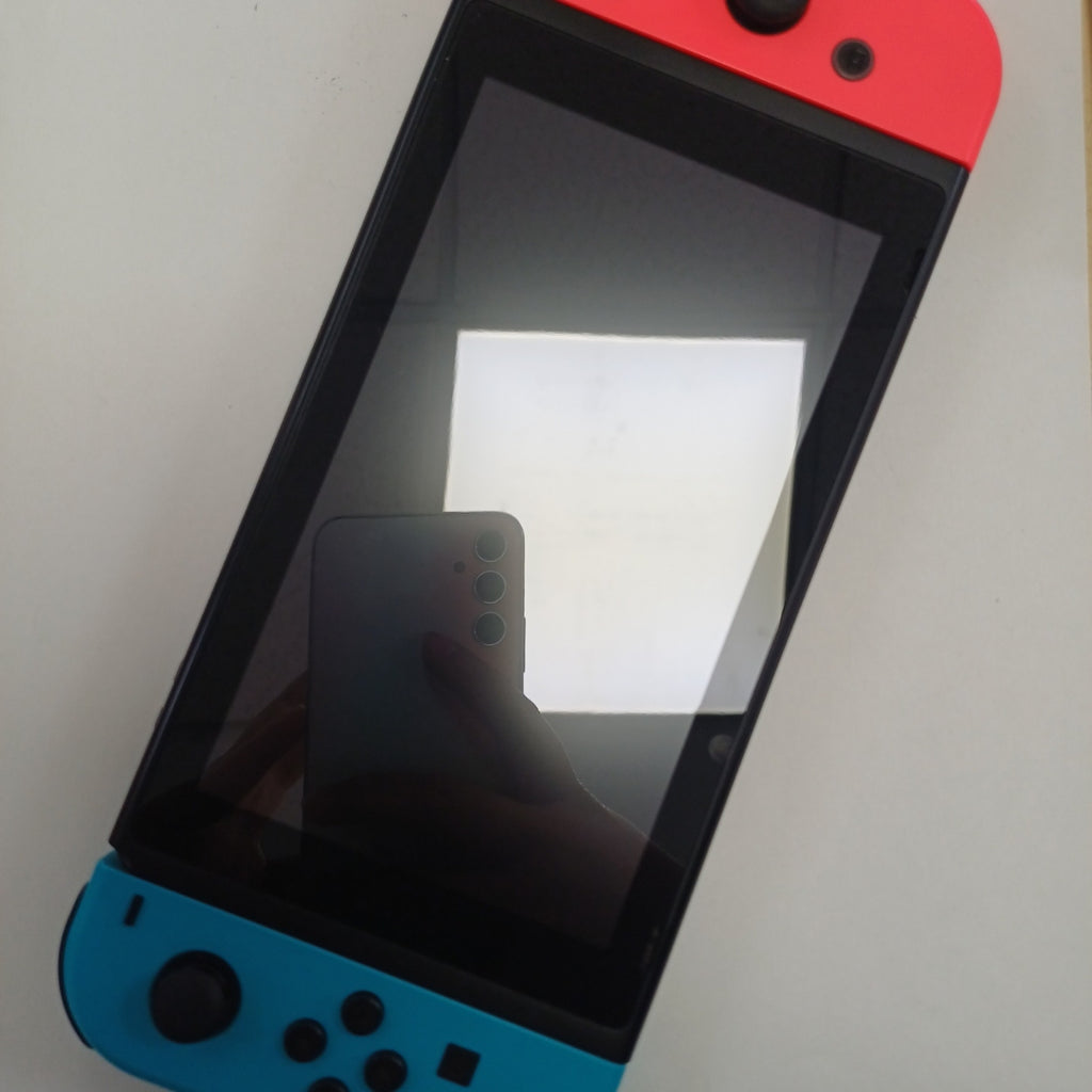 CONSOLA DE VIDEOJUEGO NINTENDO SWITCH 1.1 32 GB (SEMINUEVO)