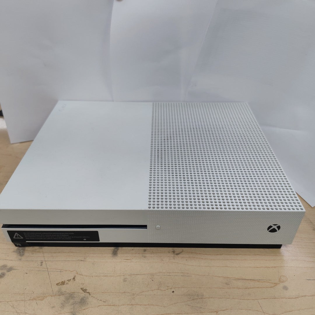 CONSOLA DE VIDEOJUEGO MICROSOFT XBOX ONE S 500 GB  (SEMINUEVO)