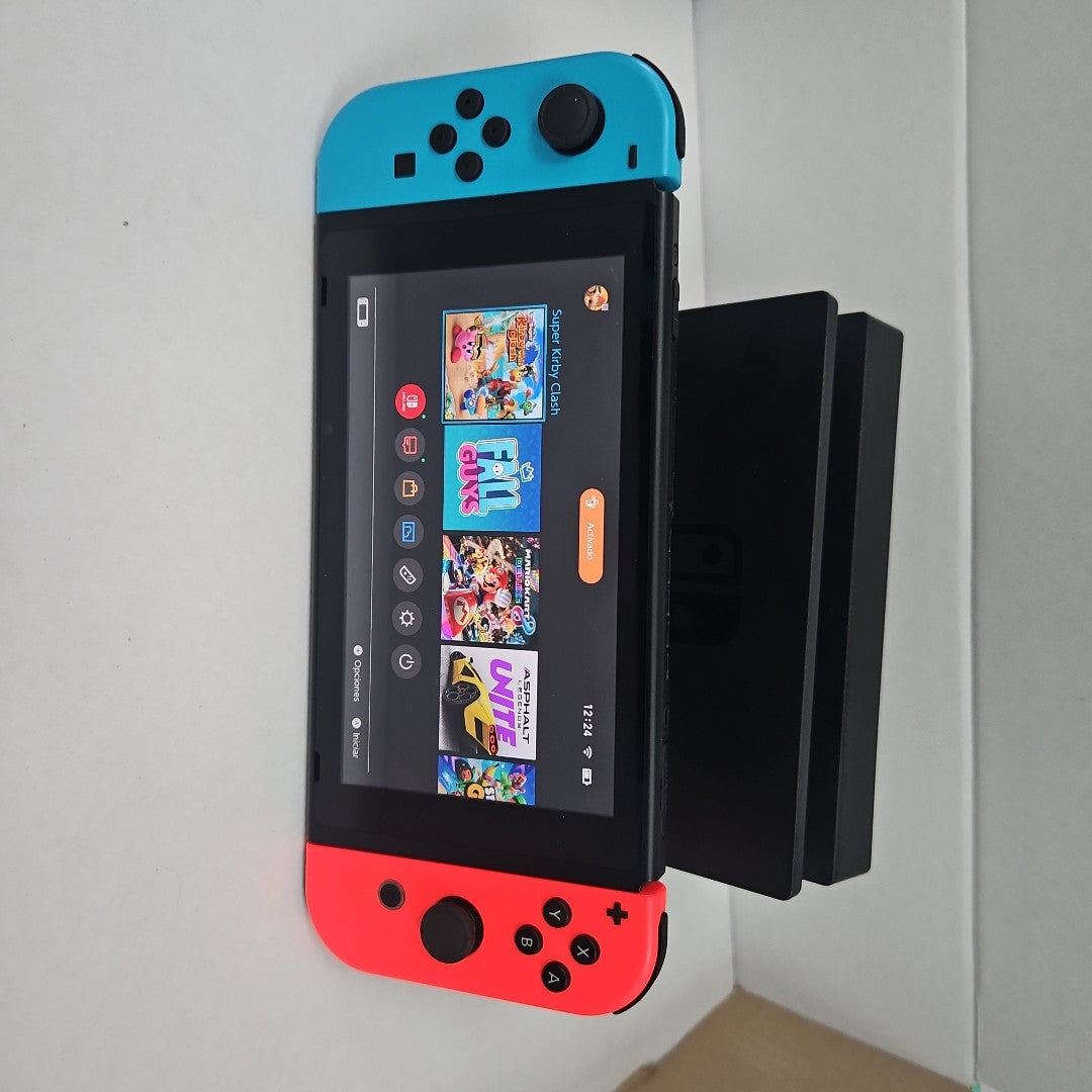 CONSOLA DE VIDEOJUEGO NINTENDO SWITCH 32 GB (SEMINUEVO)