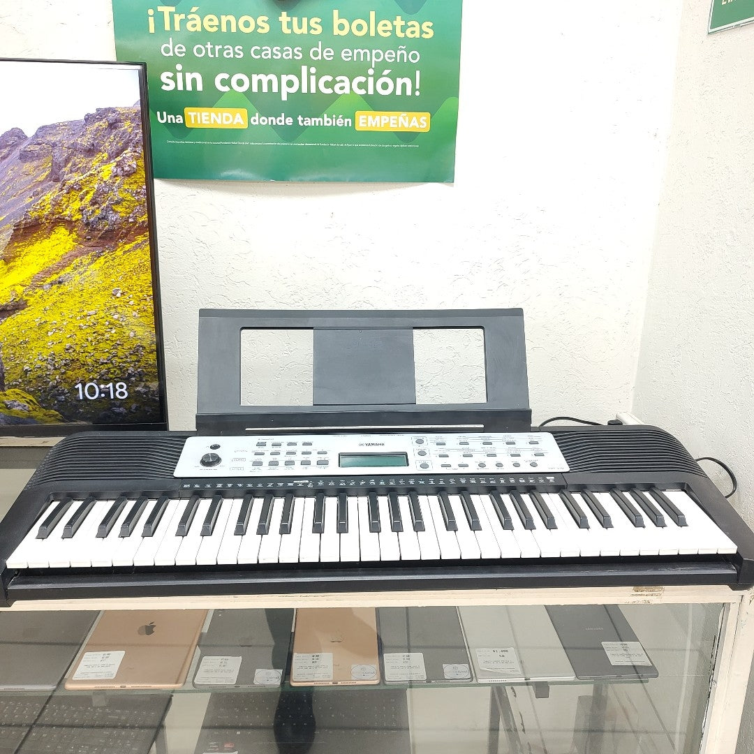 TECLADO YAMAHA YPT-270 61 TECLAS PANTALLA LCD (SEMINUEVO)