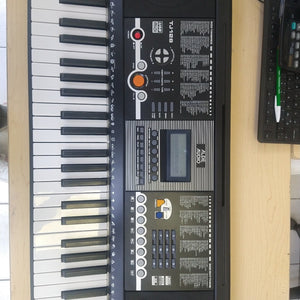 TECLADO ALDE AUDIO TJ128 61 TECLAS PANTALLA LCD (SEMINUEVO)