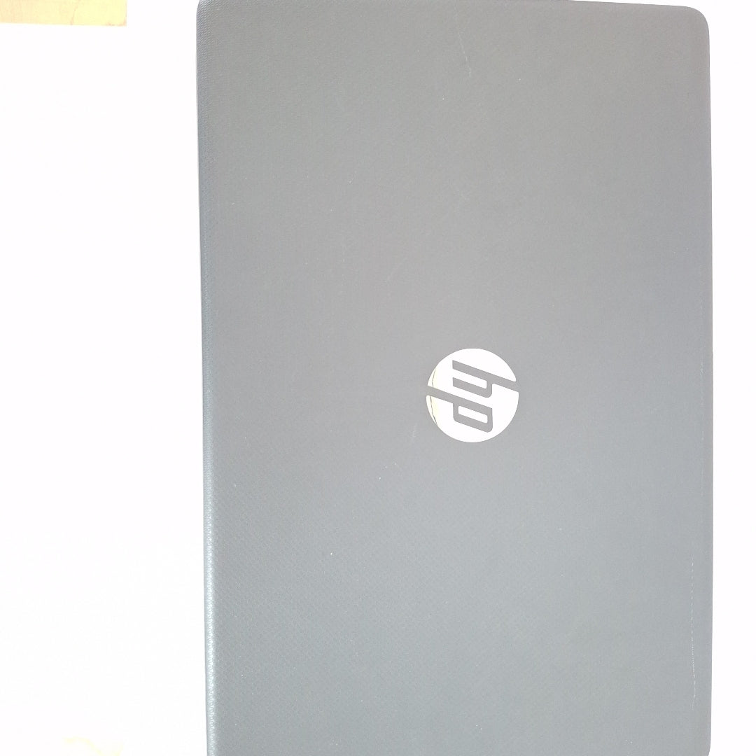 LAPTOP HP 15-DA0070LA (2020) 500 GB  4 GB RAM (SEMINUEVO)