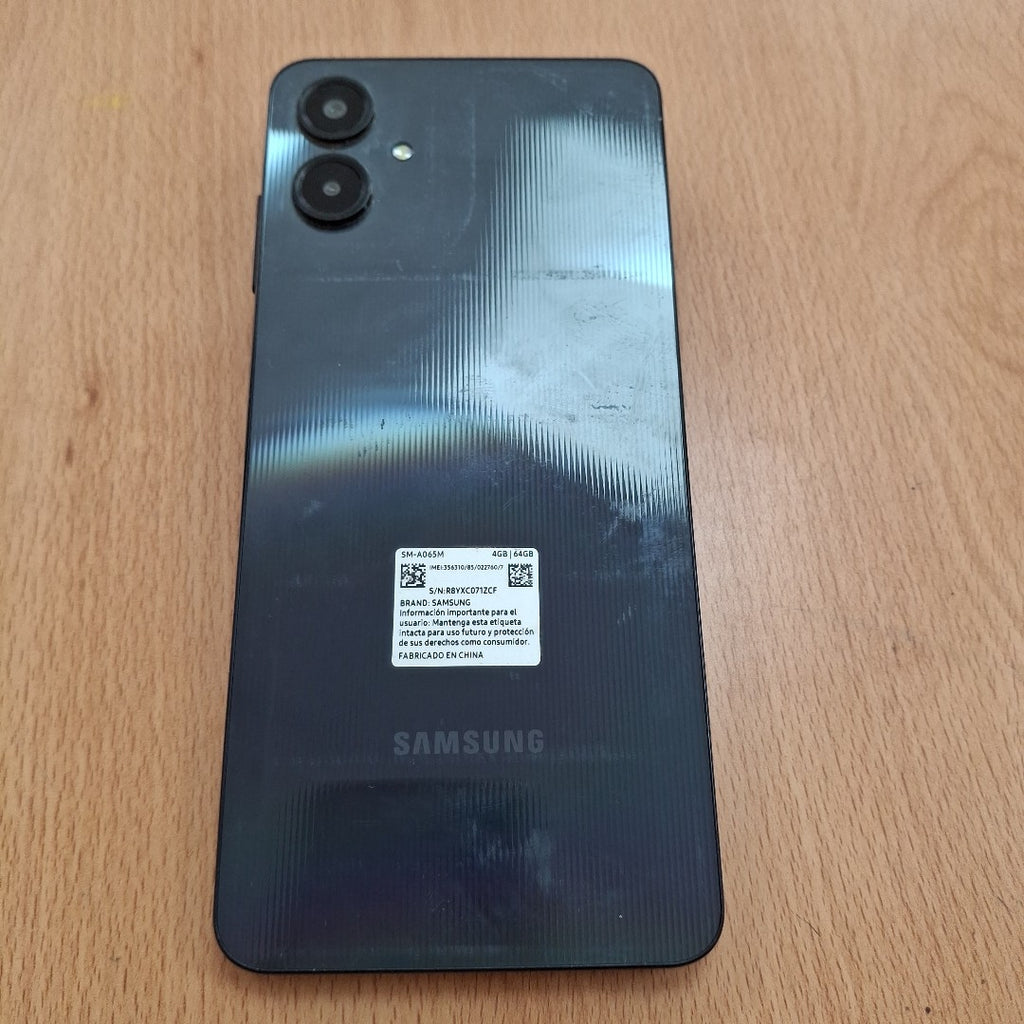 CELULAR SAMSUNG GALAXY A06 SM-A065M (2024) 64 GB 4 GB RAM (SEMINUEVO)