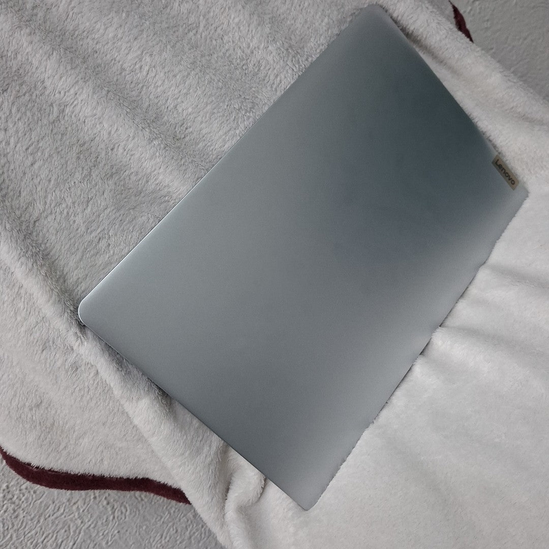 LAPTOP LENOVO IDEAPAD 1 15AMN7 (2023) 256 GB SSD 8 GB RAM (SEMINUEVO)