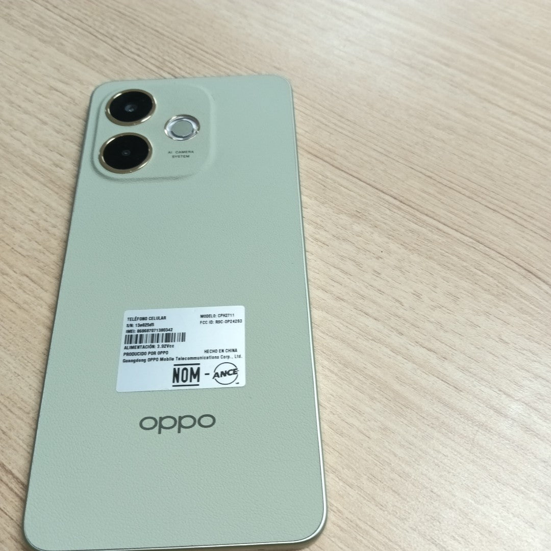 CELULAR OPPO  A5 PRO CPH2711 (2025) 256 GB 8 GB RAM (SEMINUEVO)