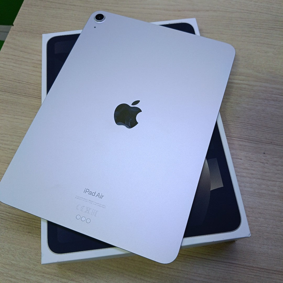 TABLETA APPLE IPAD AIR 5 A2588 256 GB 8 GB RAM (SEMINUEVO)