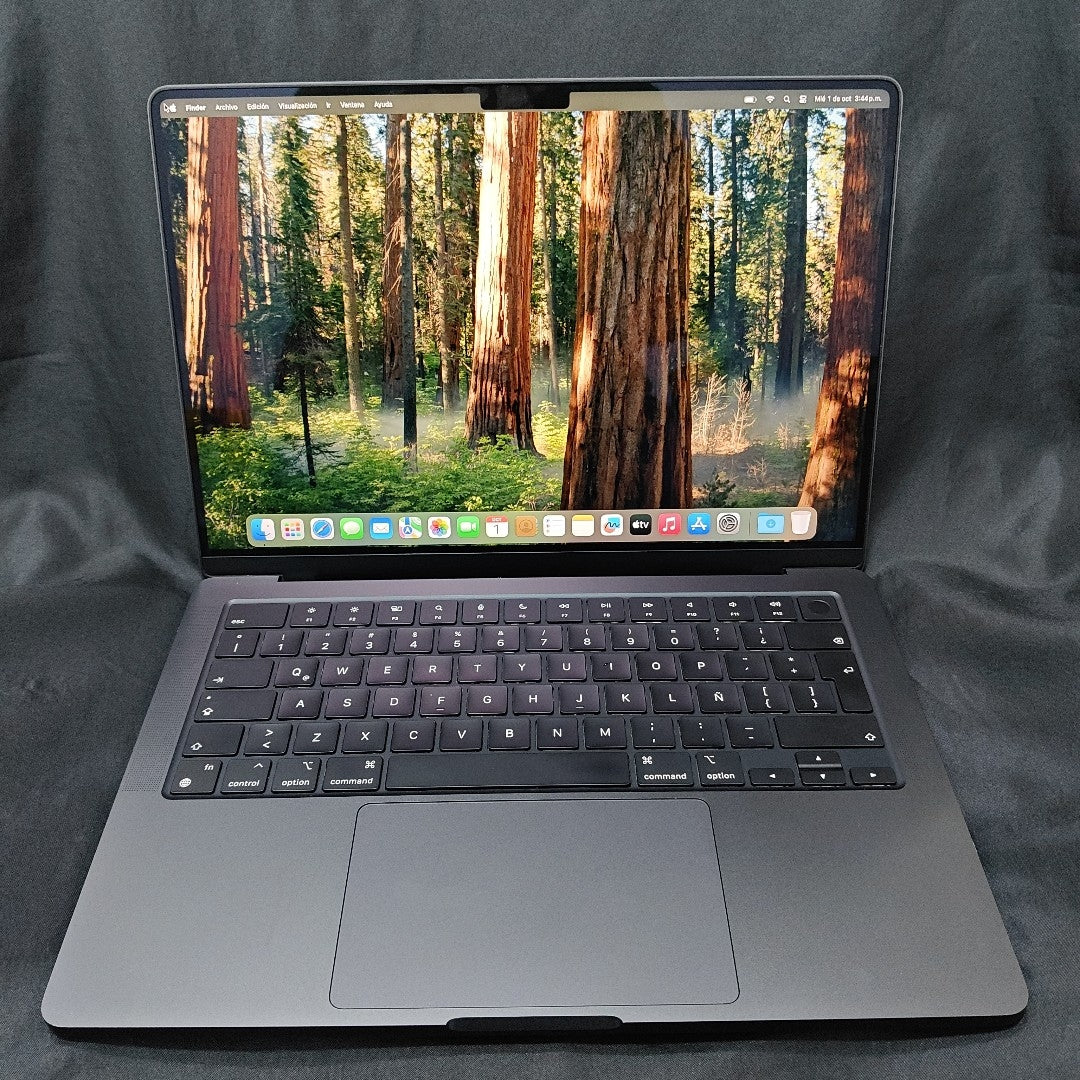 LAPTOP APPLE MACBOOK PRO 14" A2992 (CPU 11/GPU 14) (2023) 512 GB SSD 18 GB RAM (SEMINUEVO)