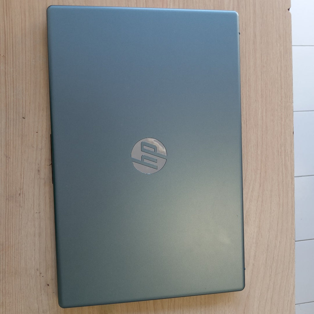 LAPTOP HP 15-FD0026LA (2024) 512 GB SSD 8 GB RAM (SEMINUEVO)