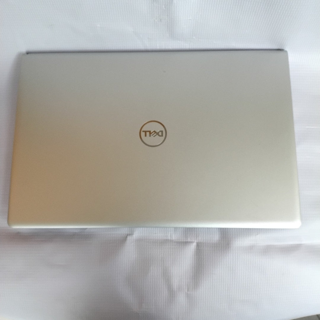 LAPTOP DELL INSPIRON 15 3520 (2024) 1 TB SSD 16 GB RAM (SEMINUEVO)